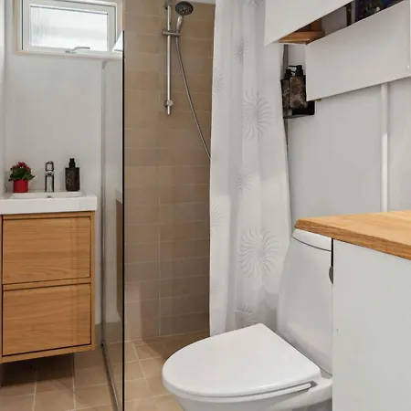 Beautifully Renovated Summer House, *