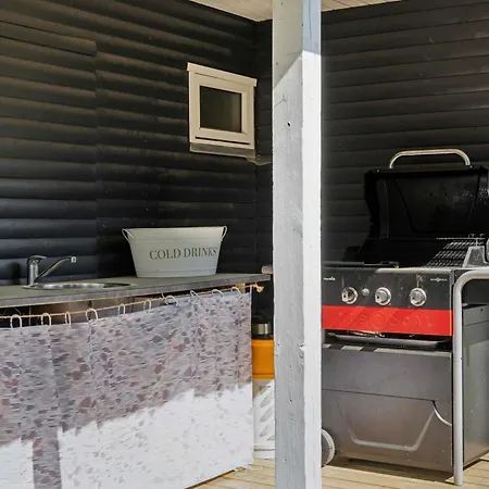 Beautifully Renovated Summer House, Bøtø By