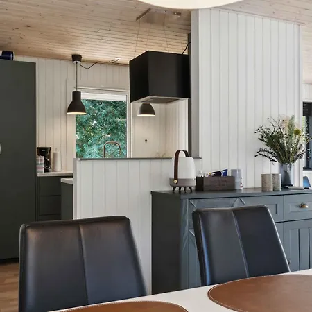 Beautifully Renovated Summer House, Bøtø By