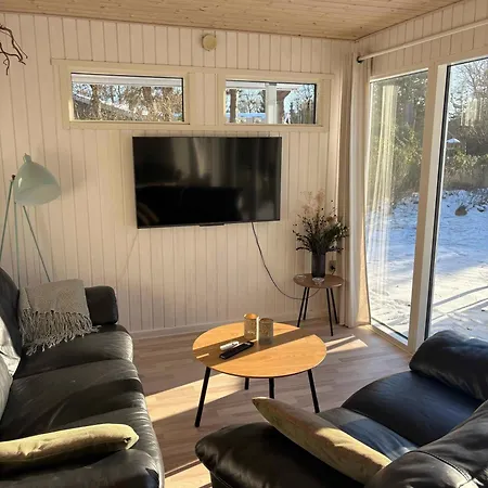 Cozy House With Outdoor *