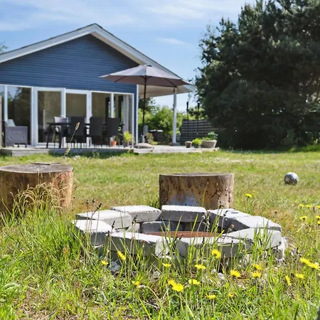 Cozy House With Outdoor Nyaraló Bøtø By